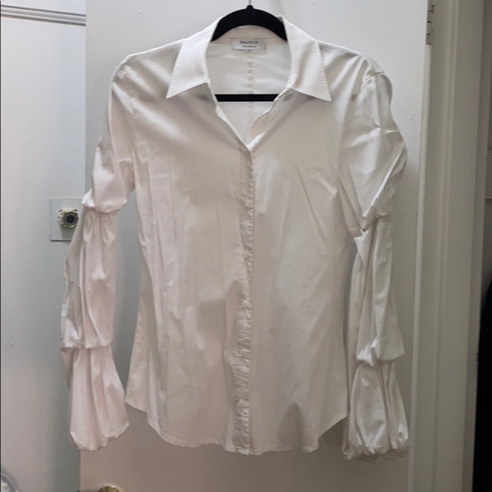 White blouse with balloon sleeves